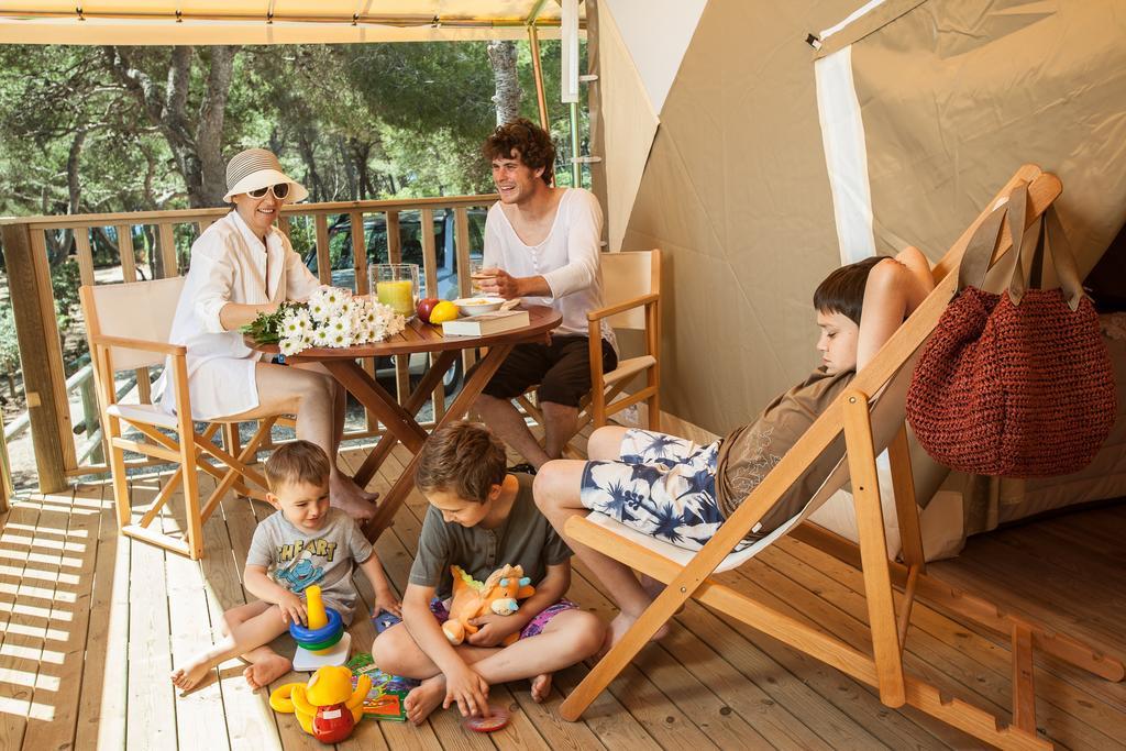 Camping Estival Torre De La Mora Tamarit Exteriör bild